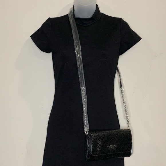 Guess Crossbody - Picture 3 of 5